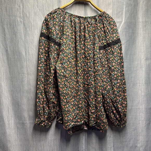 Old navy floral blouse size 3X - Picture 7 of 8